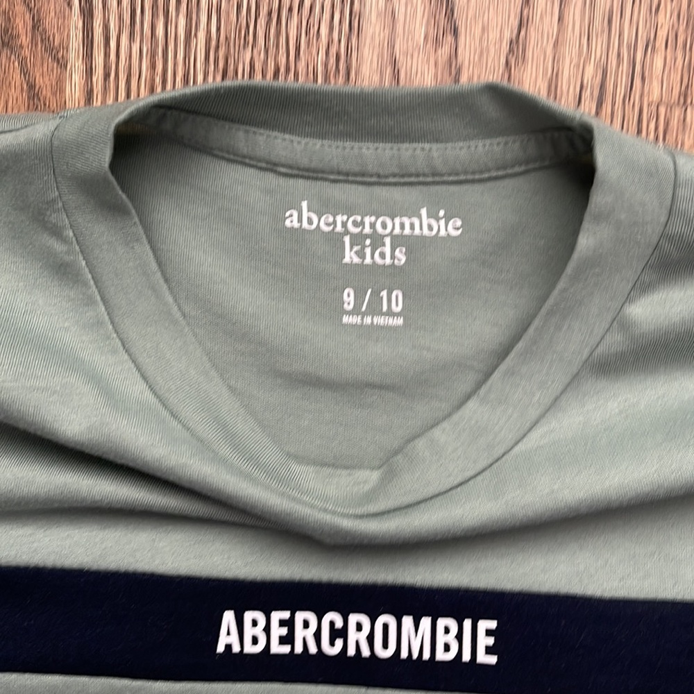Abercrombie Kids boys lot of 2 long sleeve tee and joggers size 9-10 EUC - Picture 5 of 5